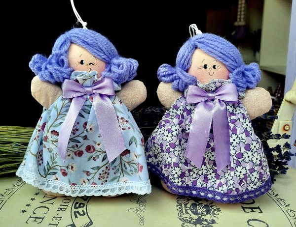 bambole in stoffa, bambole di pezza, bambole di una volta, bambole profumate, idee regalo Natale, idee regalo Lavanda idee regalo Natale con lavanda, prodotti alla lavanda, articoli da regalo alla lavanda, articoli da regalo  profumati