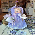 Bambola per bomboniera bimba, bambola per bomboniera battesimo, bambola per bomboniera artigianale, Adorabile bambolina fatta a mano con fiori di lavanda all'interno. Idea bomboniera bambina