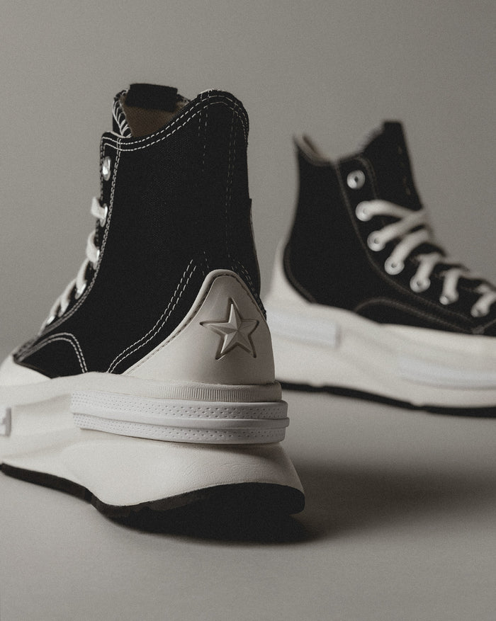 Converse Run Star Legacy CX Hi onfeet
