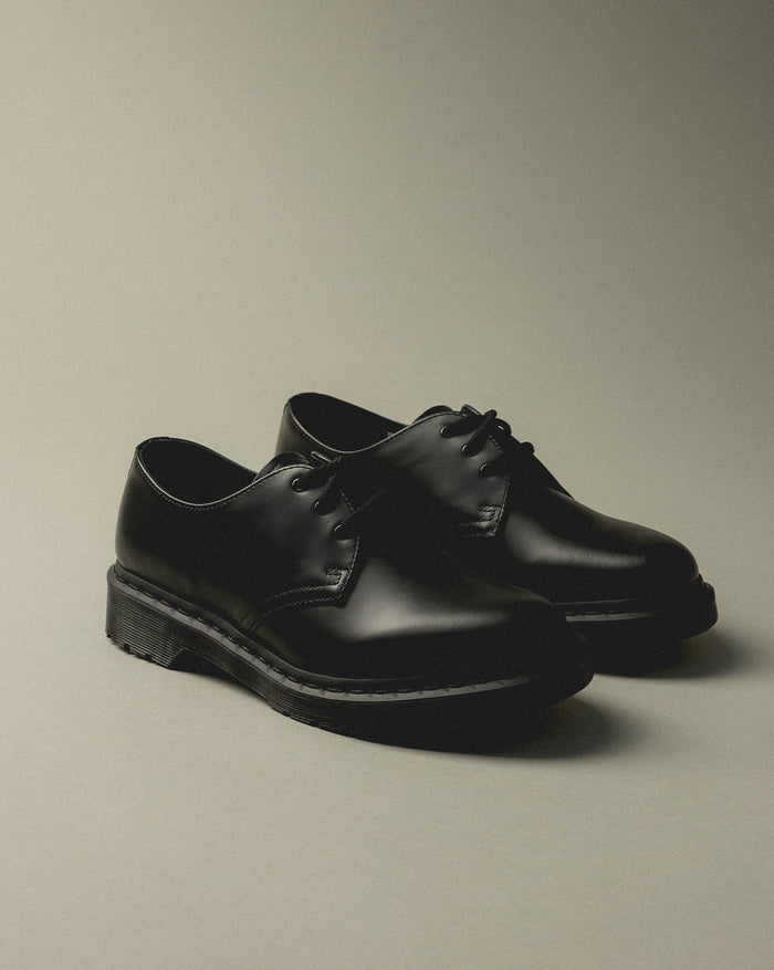 Dr. Martens 1461 *Mono* onfeet