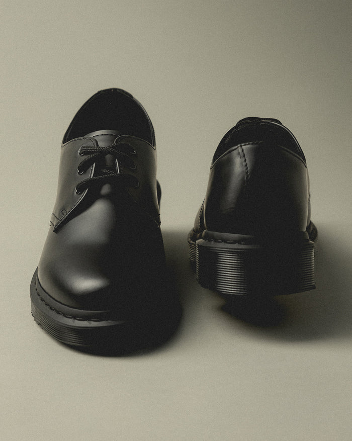 Dr. Martens 1461 *Mono* onfeet