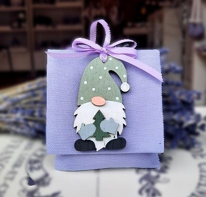 sacchetti Natalizi, bustine natalizie, sacchetti natalizi vendita online, sacchetti di lavanda, sacchetti lavanda Natalizi, segnaposto natalizio, addobbo per albero di Natale, decorazioni per la casa, bustina lavanda, decorazioni per la tavola di Natale, bustina con gnomo lavanda, nuove idee natale 2025.  Cosa regalare a Natale di utile? Regalo di Natale 2025