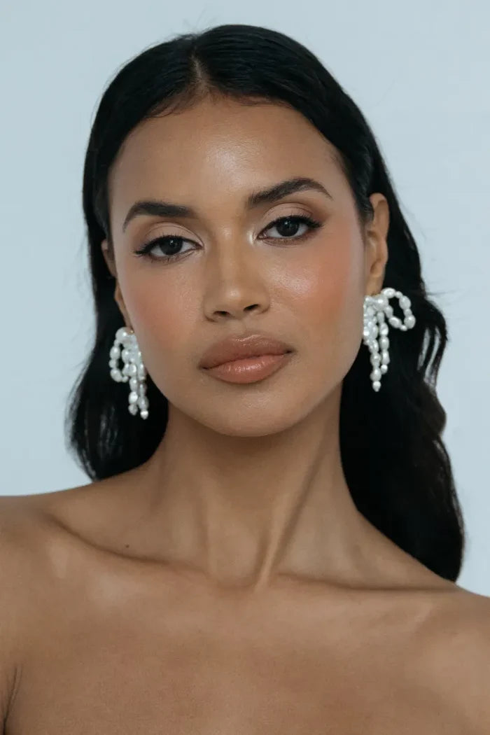 Suki Pearl Bow Earring