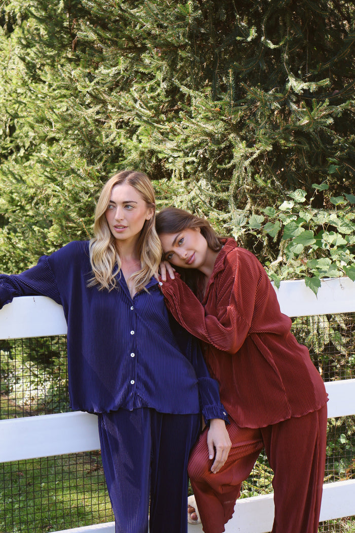 Waverles Pleated Pant Set in Navy