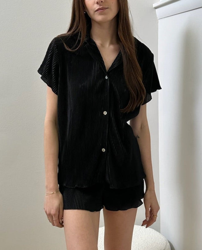 Waverles Pleated Short Bridal Set in Noir