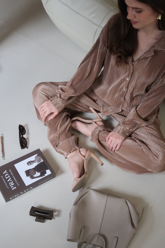 Waverles Pleated Short Set in Mocha Mousse