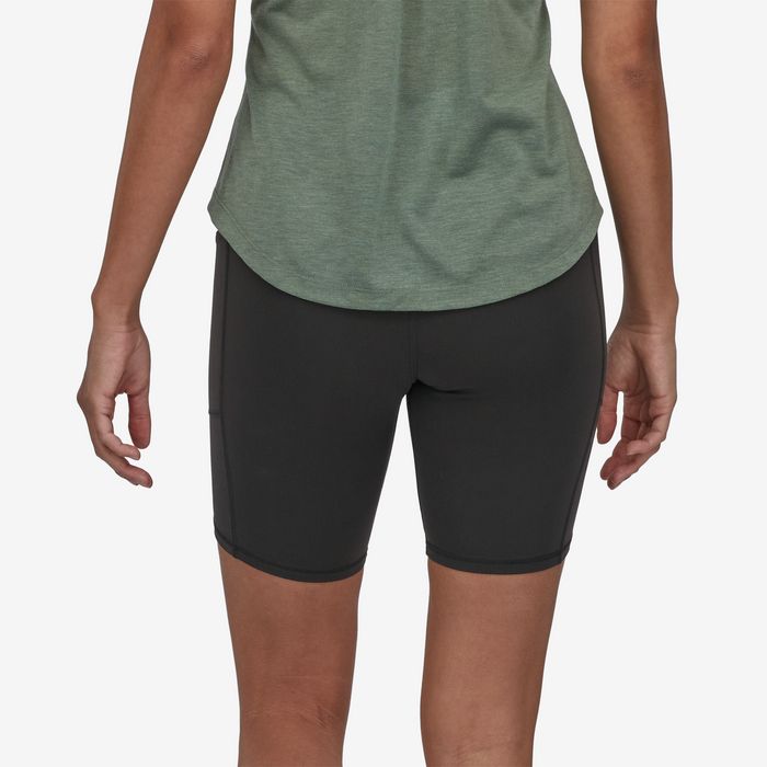 Model is 176cm wearing a size small